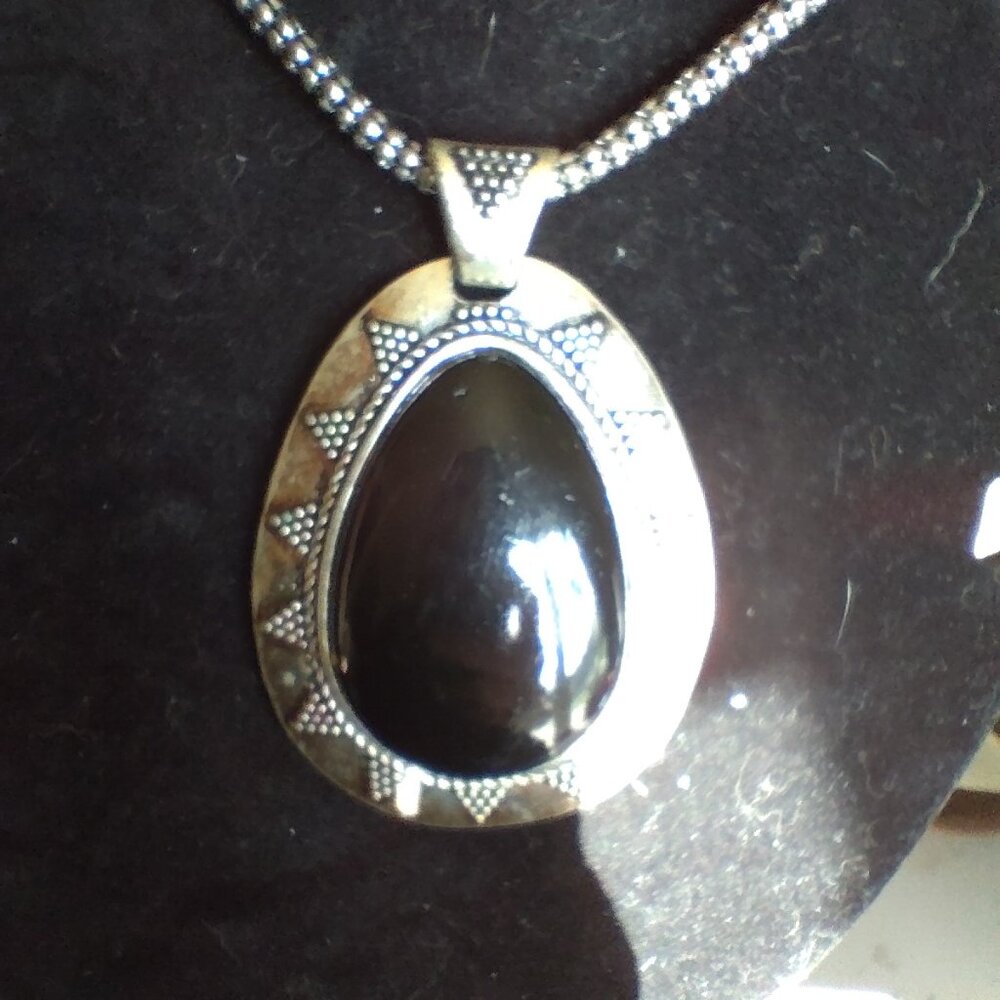 Large Silver Tone Pendant Necklace with Black Stone/Glass Teardrop, 26"